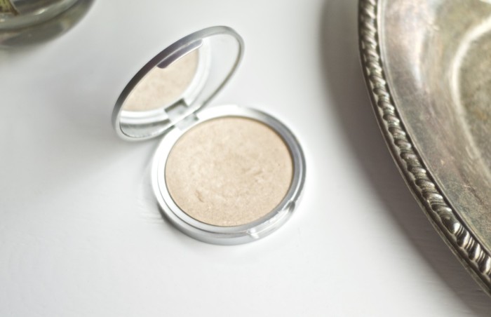Made From Beauty: Would You Strobe? theBalm Mary Lou Manizer Luminizer Open