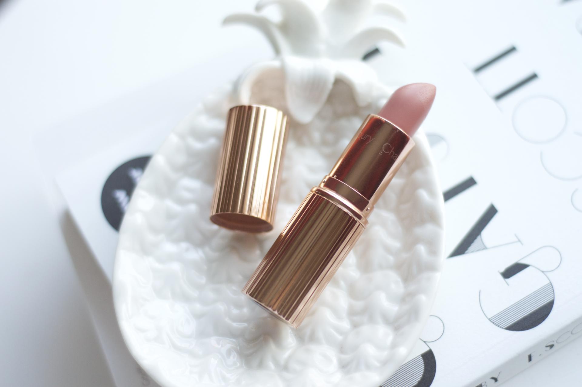 Made From Beauty Charlotte Tilbury K.I.S.S.I.N.G Lipstick in Bitch Perfect Flat