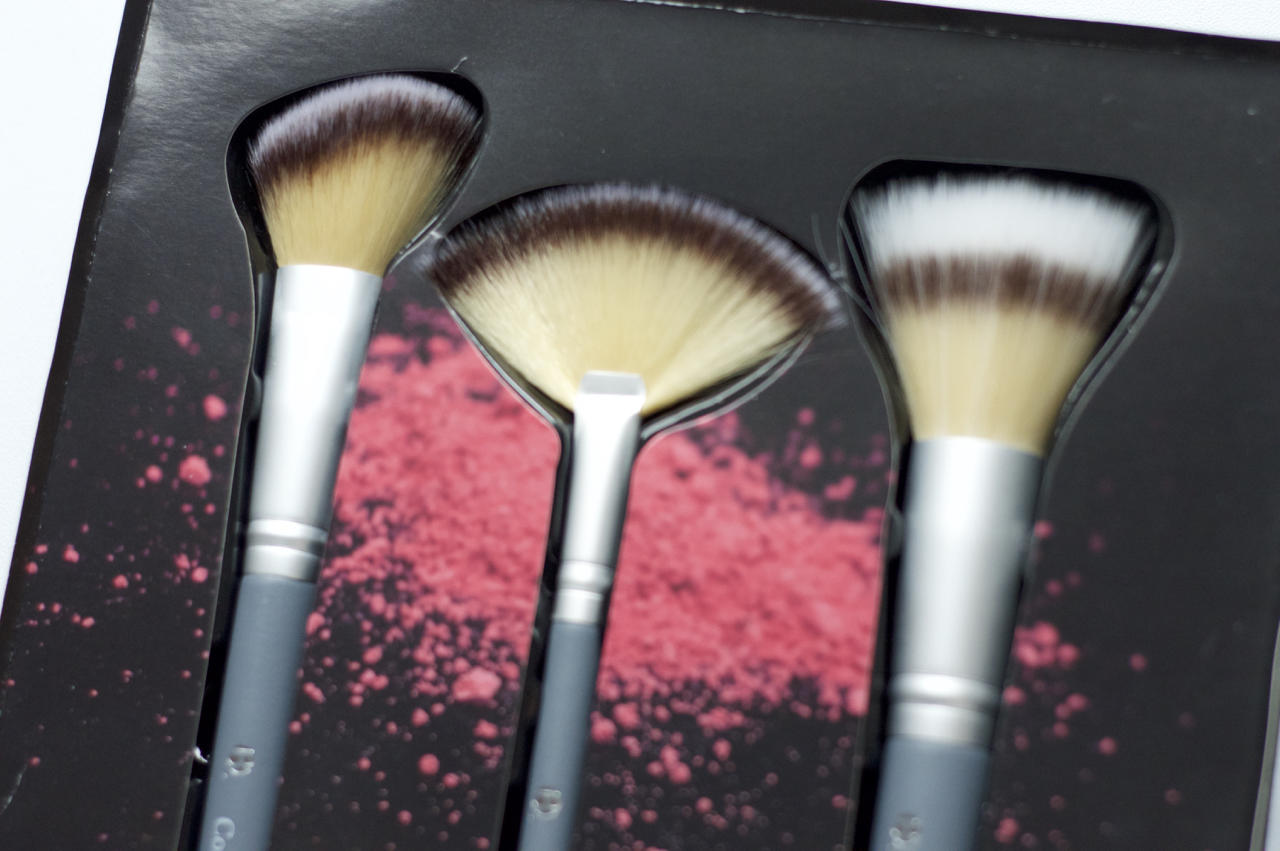 Made From Beauty B. Makeup Brush Set Close Up