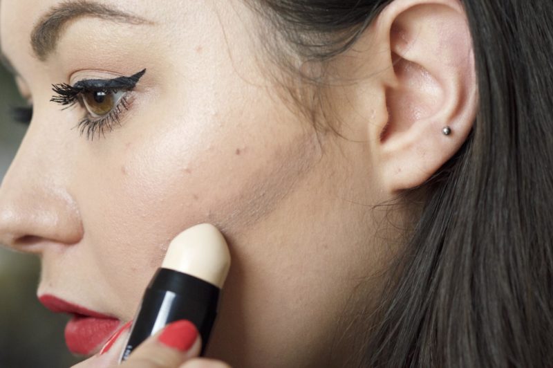 How to use the Maybelline Master Contour V Shape Stick