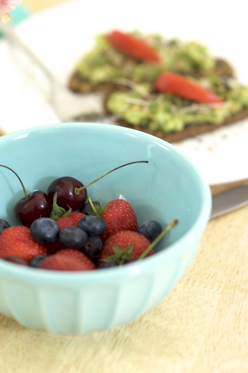 HomeSense plates and bowls