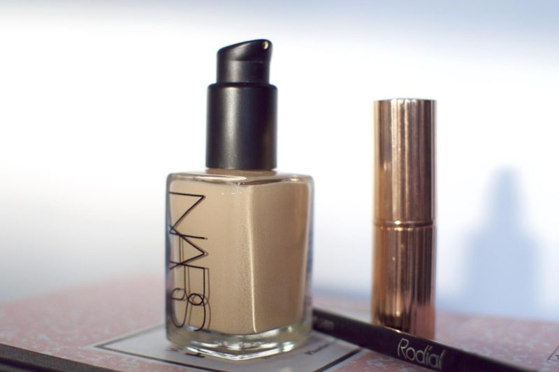 Basic Foundation: Nars Sheer Glow