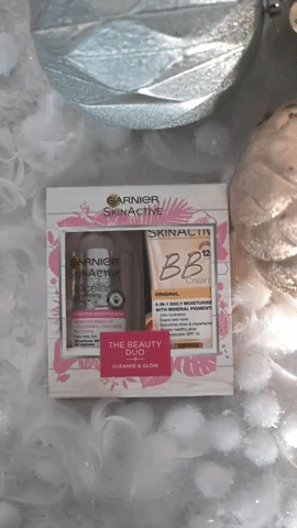 Garnier Cleanse and Glow Beauty Duo Christmas Gift Review