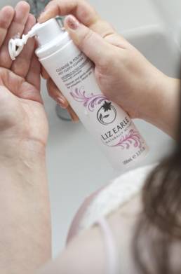 Liz Earle Cleanse & Polish Hot Cloth Cleanser Rose & Lavender Review